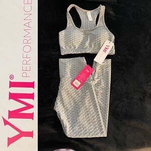 NWT $60R. YMI 2-Piece Honeycomb Activewear Set. Size Medium. Gray